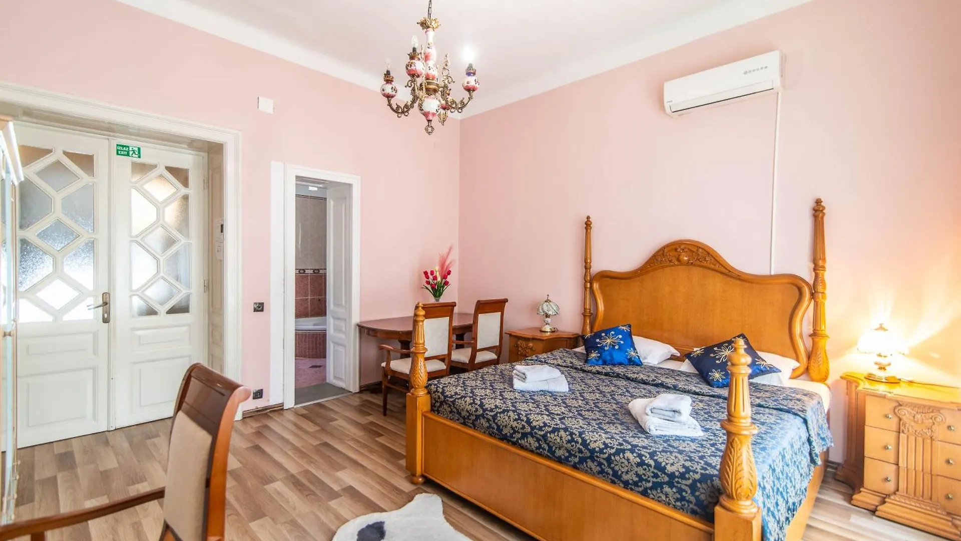 Giovanna Boutique Rooms & Pool Pola 0*,